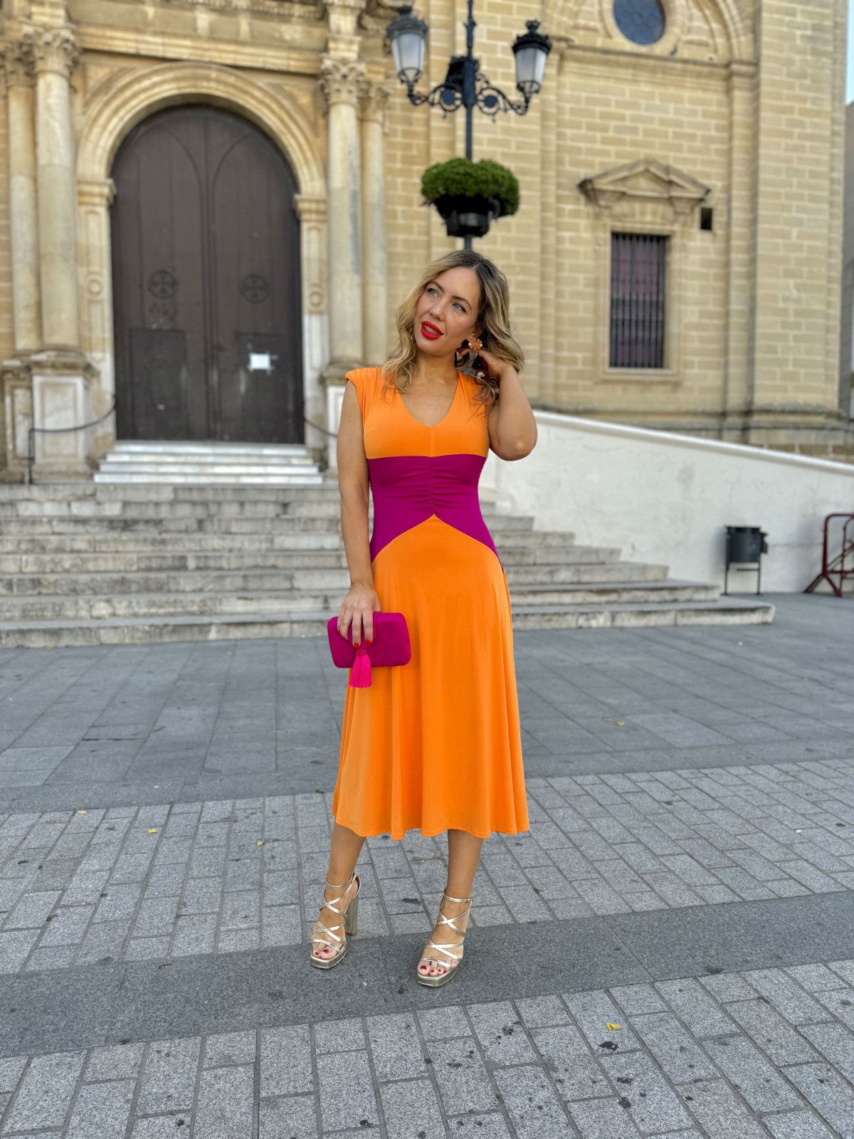 Vestido bicolor de invitada a boda y evento en tejido de punto de seda