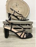Sandalias Tacón BASIC Negras