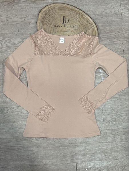 Camiseta térmica de algodón con felpa interior.