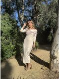 Vestido de fiesta combinando con gasa en color beige.