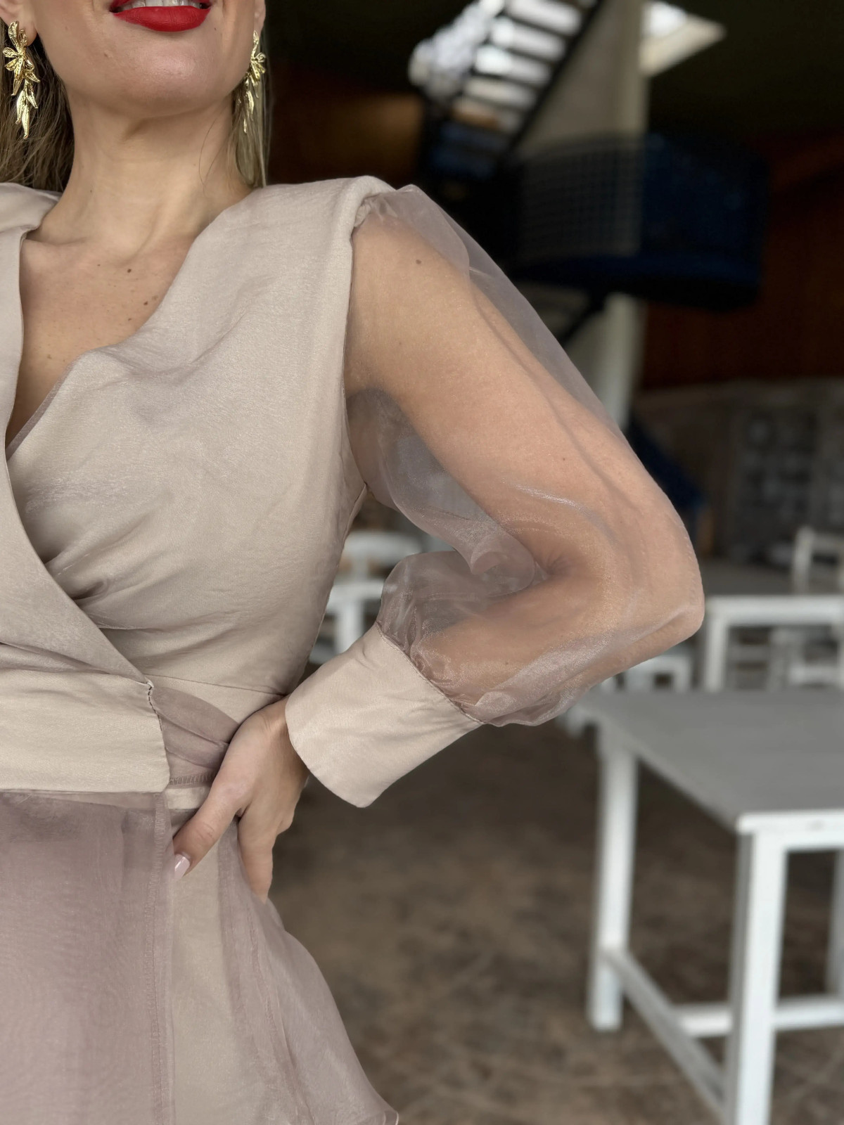 Traje de chaqueta de fiesta combinado con organza.