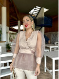 Traje de chaqueta de fiesta combinado con organza. Traje de chaqueta de fiesta combinado con organza.