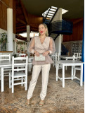 Traje de chaqueta de fiesta combinado con organza. Traje de chaqueta de fiesta combinado con organza.