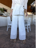 Conjunto de fiesta en tejido perforado color blanco.