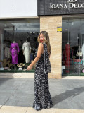 Vestido de lunares largo de gasa, incluye pañuelo del mismo estampado. Vestido de lunares largo de gasa, incluye pañuelo del mismo estampado.