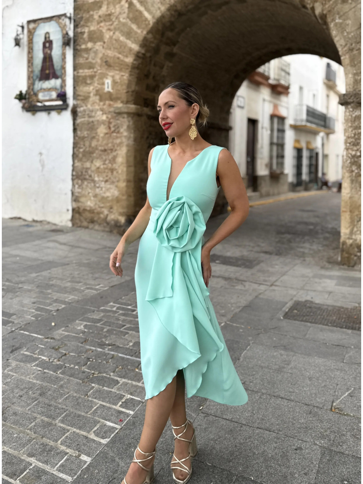 Vestido de fiesta , diseño exclusivo, en color verde agua.