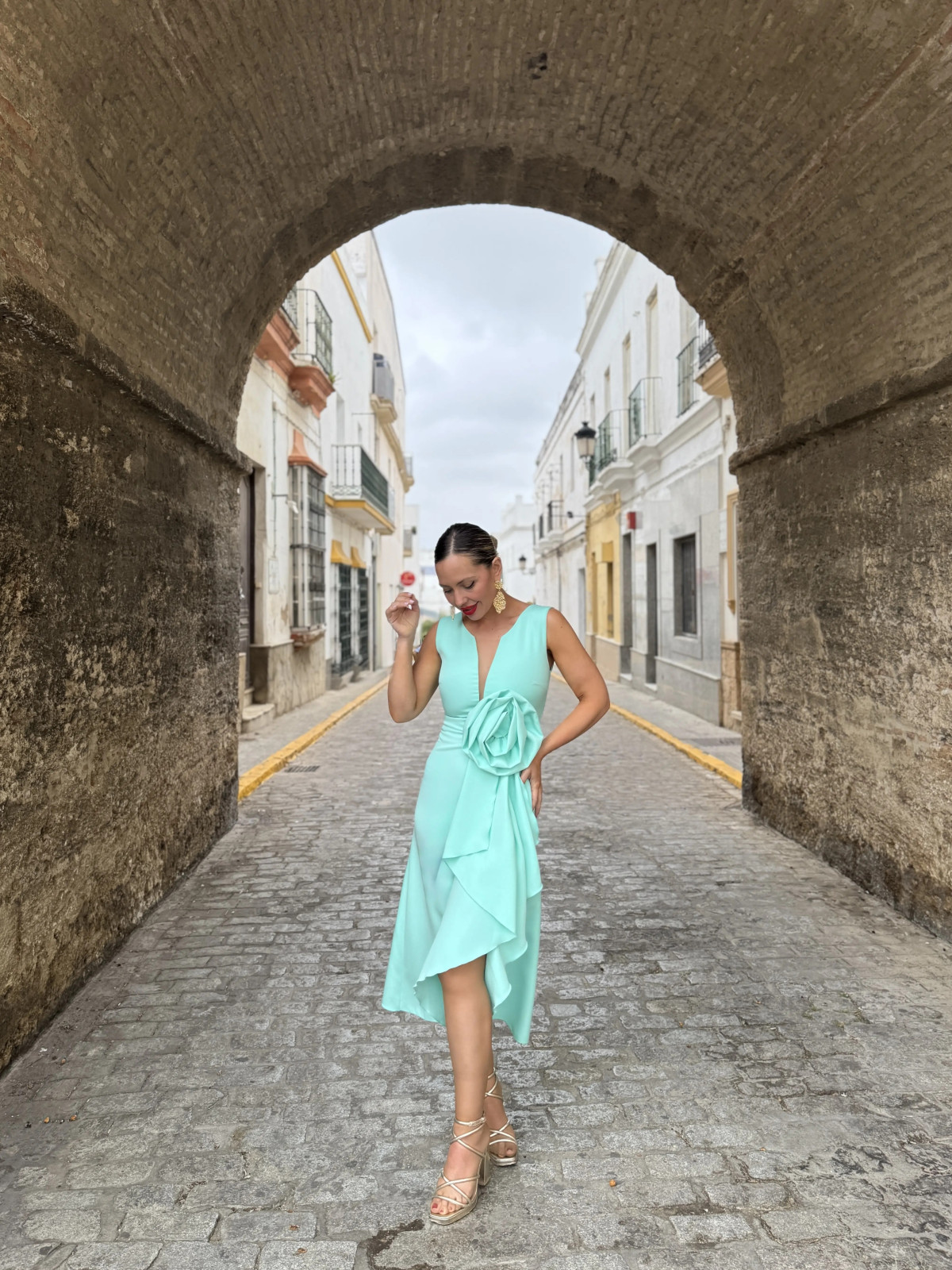 Vestido de fiesta , diseño exclusivo, en color verde agua.