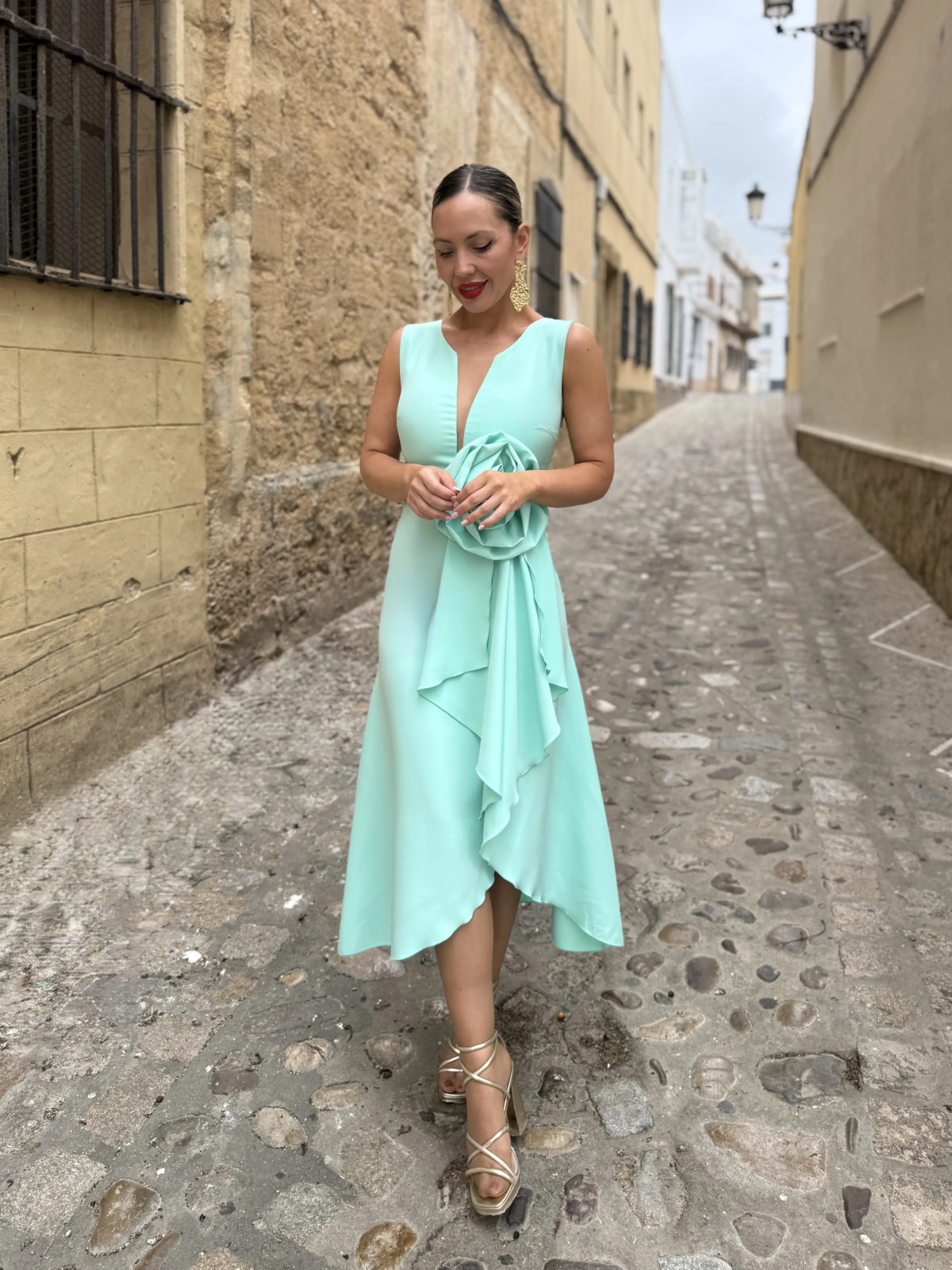 Vestido de fiesta , diseño exclusivo, en color verde agua.