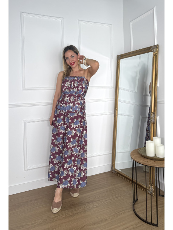 Conjunto estampado de dos piezas formado por top y falda midi. Conjunto estampado de dos piezas formado por top y falda midi.