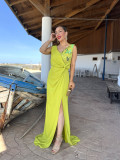 Vestido de fiesta largo color verde lima con lentejuelas. Vestido de fiesta largo color verde lima con lentejuelas.