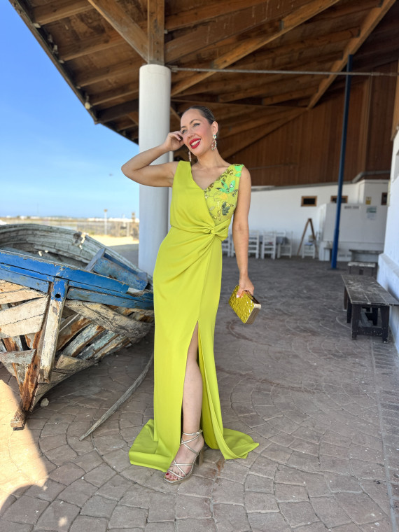 Vestido de fiesta largo color verde lima con lentejuelas. Vestido de fiesta largo color verde lima con lentejuelas.