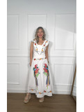 Conjunto bordado compuesto por top y falda ideal para verano.