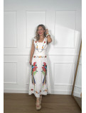 Conjunto bordado compuesto por top y falda ideal para verano.