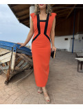 Vestido midi en color naranja con líneas negras. Vestido midi en color naranja con líneas negras.