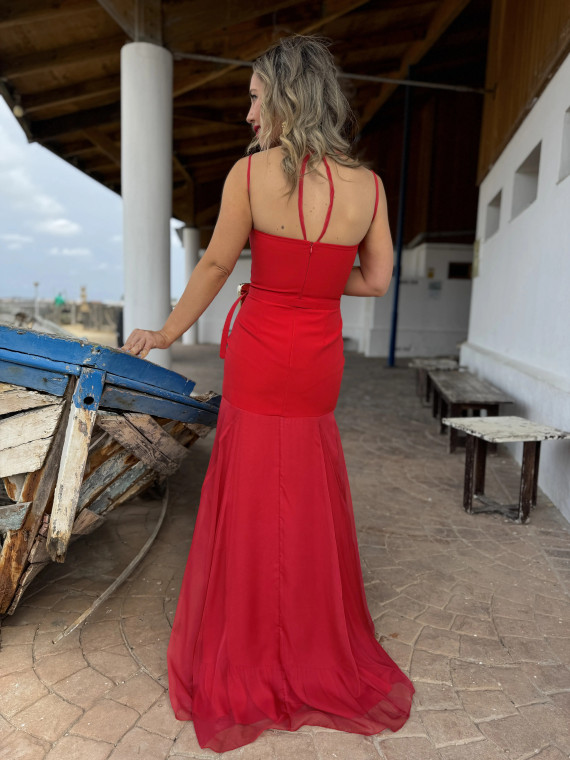 Vestido de fiesta largo con vuelo en la falda. Vestido de fiesta largo con vuelo en la falda.