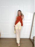 Palazzo de crochet en color beige.