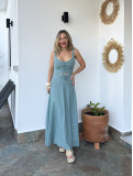 Conjunto de lino de dos piezas, formado por top y falda. Conjunto de lino de dos piezas, formado por top y falda.