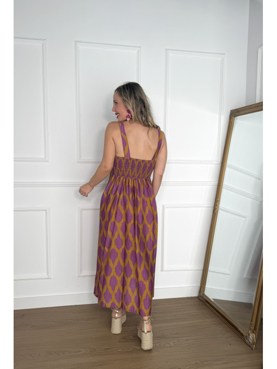 Vestido en tirantes anchos con estampado de manchas muy original.