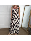 Vestido en tirantes anchos con estampado de manchas muy original. Vestido en tirantes anchos con estampado de manchas muy original.