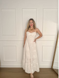 Vestido blanco perforado de largo midi, ideal para tus looks de verano Vestido blanco perforado de largo midi, ideal para tus looks de verano