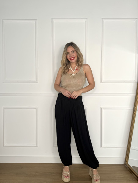 Pantalón bombacho color negro, perfecto para ir cómoda y con estilo.