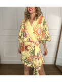 Vestido corto estampado tipo kimono, ideal para tus looks de verano. Vestido corto estampado tipo kimono, ideal para tus looks de verano.
